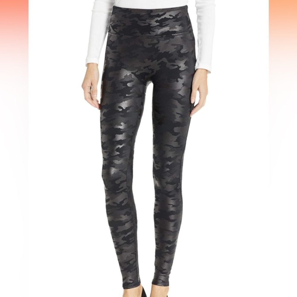 Spanx Black Camo Faux Leather Leggings Tummy Control High Waisted extra Large - Picture 3 of 9